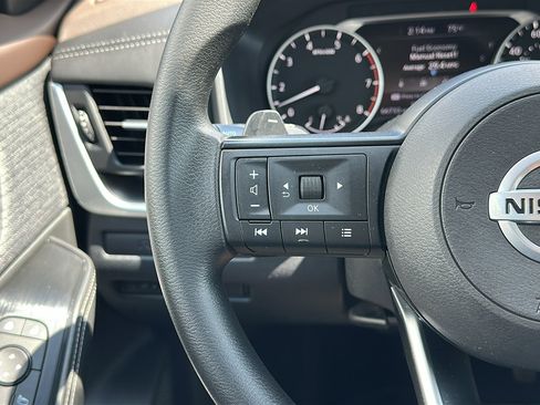 Used 2021 Nissan Rogue S AWD/4WD image 14