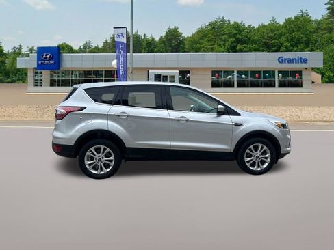 Used 2017 Ford Escape SE w/ SE Cold Weather Package AWD/4WD image 7
