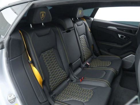 Used 2023 Lamborghini Urus S image 10