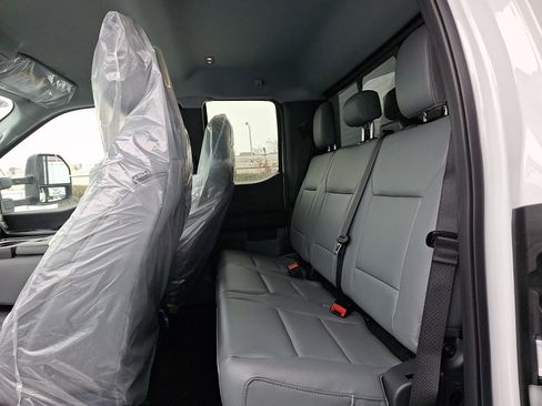 New 2025 Ford F550 4x4 Supercab Super Duty image 6