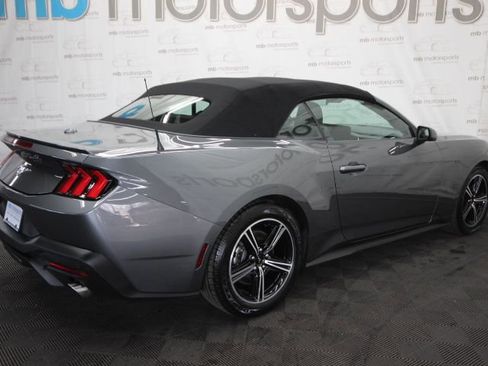 Used 2025 Ford Mustang Premium image 7