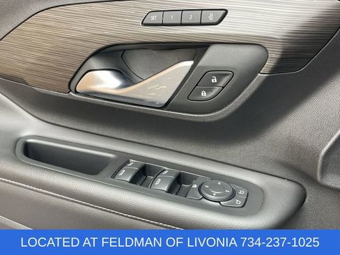 Used 2024 GMC Terrain SLT image 22