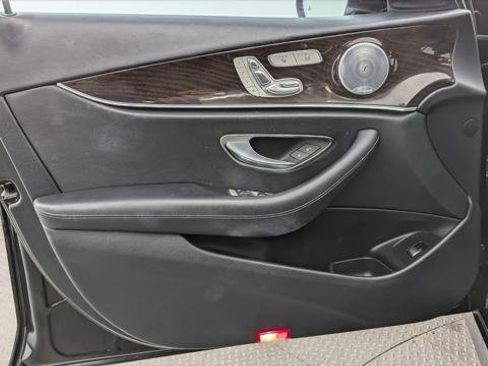 Used 2019 Mercedes-Benz E 300 image 8