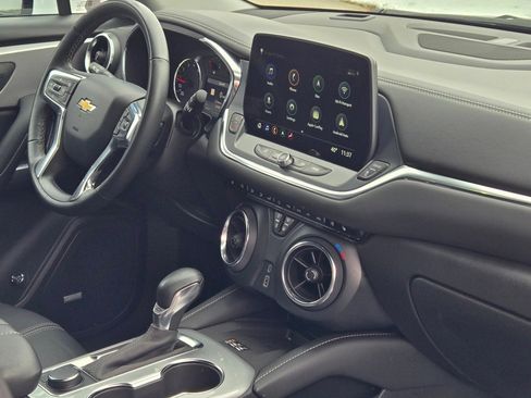 Used 2024 Chevrolet Blazer LT w/ Sound & Technology Package image 9