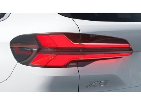 New 2026 BMW X5 xDrive40i w/ Premium Package AWD/4WD image 8
