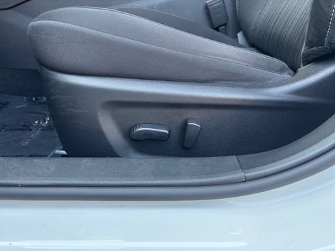 Used 2025 Nissan Altima 2.5 SV FWD image 18