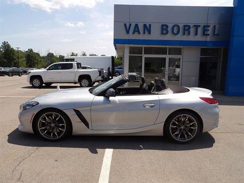 Used 2020 BMW Z4 M40i w/ Executive Package RWD image 2