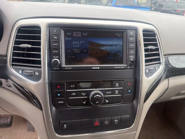 Used 2012 Jeep Grand Cherokee Laredo AWD/4WD image 13