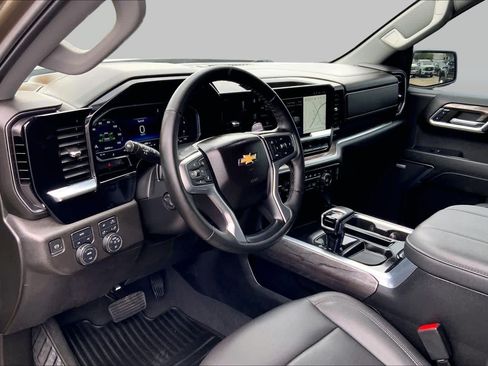 Used 2023 Chevrolet Silverado 1500 LTZ AWD/4WD image 16