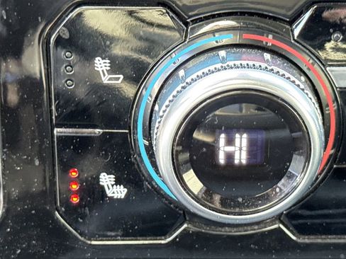 Used 2024 GMC Sierra 1500 SLT w/ X31 Off-Road Package image 31