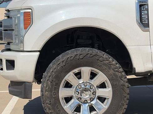 Used 2017 Ford F250 Platinum w/ Platinum Ultimate Package image 5