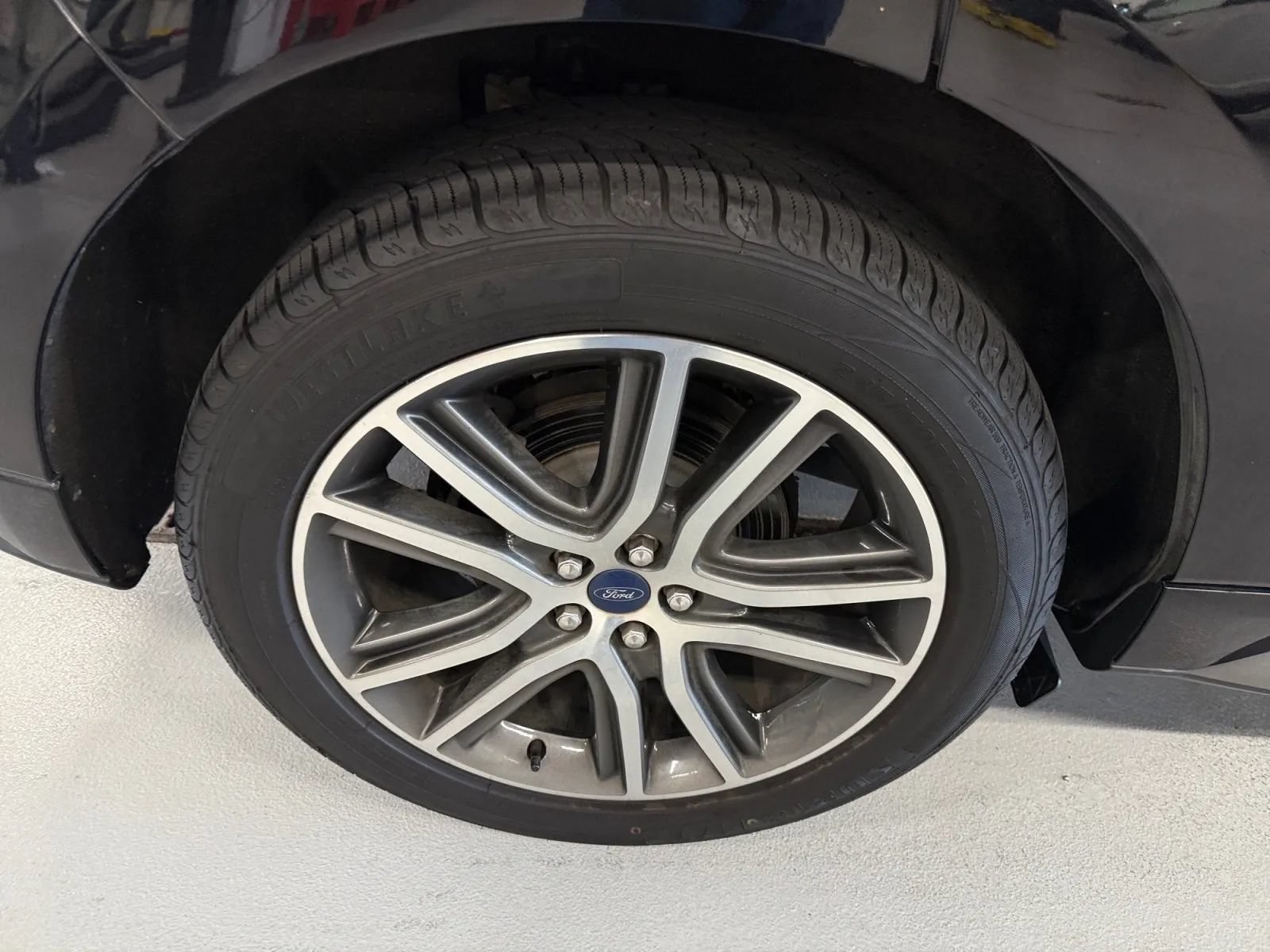 Used 2019 Ford Edge Titanium w/ Equipment Group 301A AWD/4WD image 38
