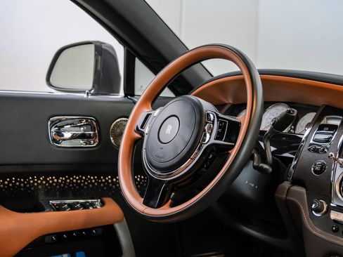 Used 2018 Rolls-Royce Wraith image 11