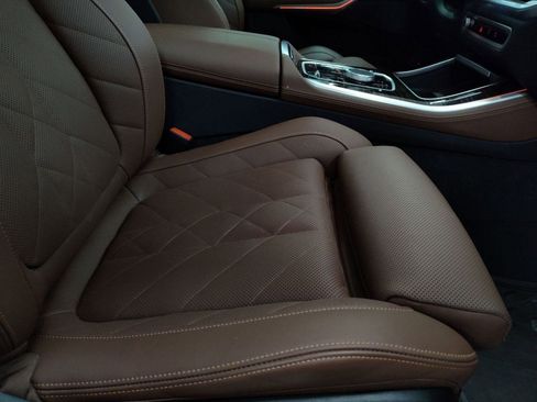 Used 2025 BMW X5 xDrive50e image 30