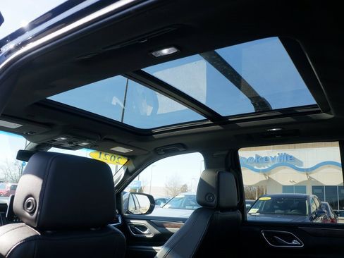 Used 2021 Chevrolet Tahoe Z71 w/ Z71 Signature Package image 12