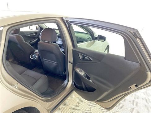 Used 2022 Chevrolet Malibu LT image 32