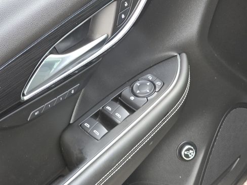 Used 2023 Buick Envision Essence image 30