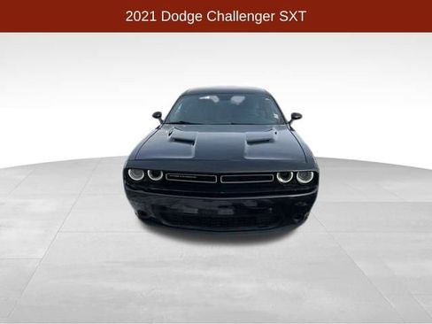 Used 2021 Dodge Challenger SXT image 2