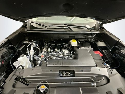 Used 2023 Nissan Pathfinder SV w/ Black Appearance Package AWD/4WD image 34
