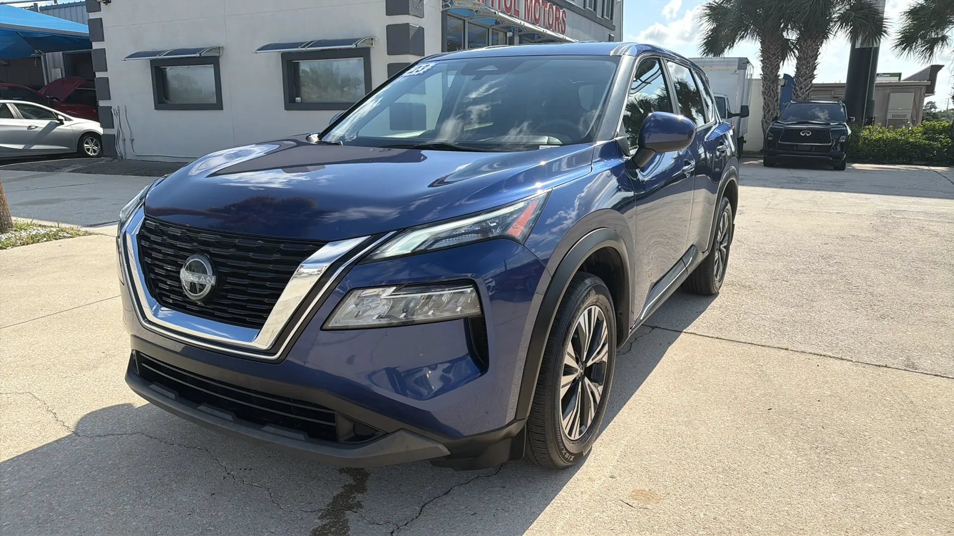 Used 2023 Nissan Rogue SV FWD image 1