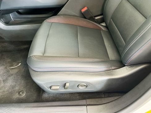 Used 2025 Chevrolet Equinox EV RS image 19