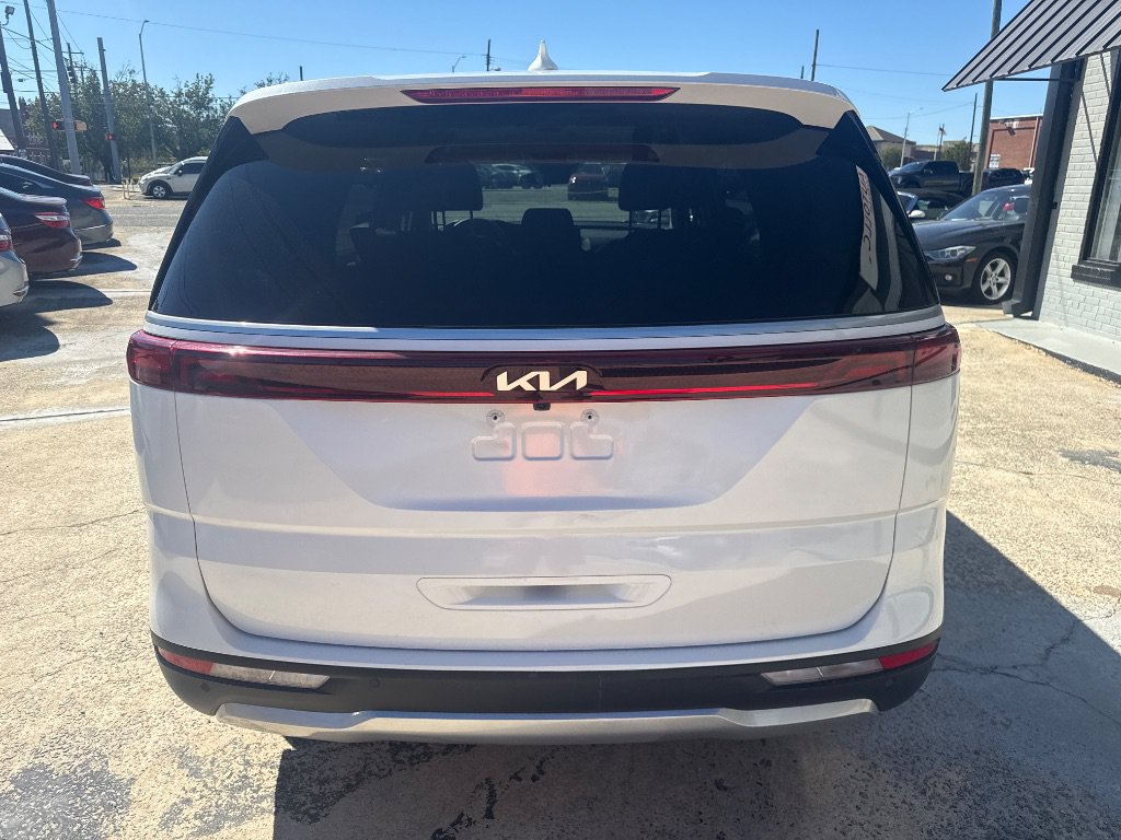 Used 2024 Kia Carnival EX FWD image 6