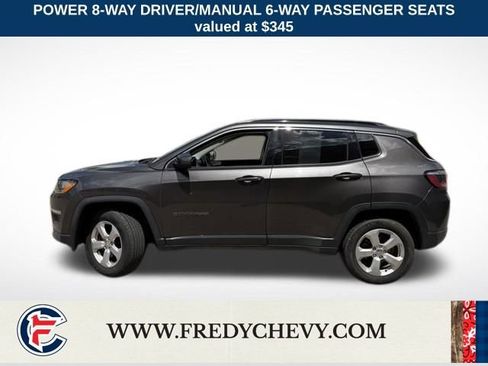 Used 2019 Jeep Compass Latitude w/ Cold Weather Group AWD/4WD image 9