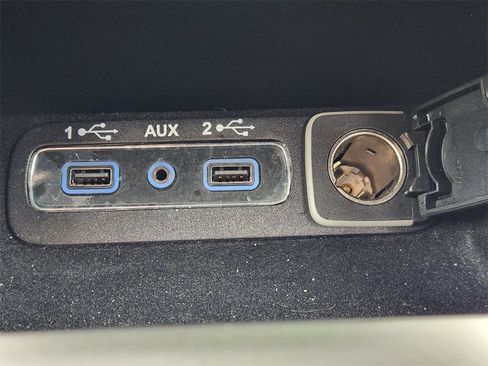 Used 2018 Jeep Grand Cherokee Limited image 22