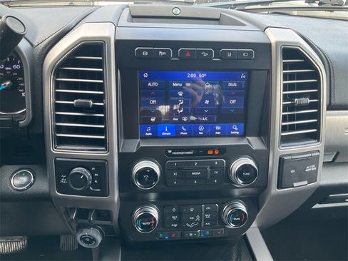 Used 2020 Ford F350 Platinum w/ FX4 Off-Road Package image 23