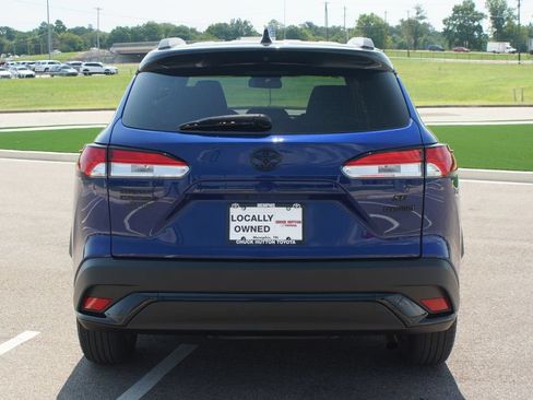 Used 2024 Toyota Corolla Cross AWD Hybrid w/ Moonroof Package image 3