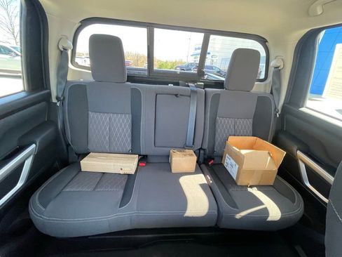 Used 2024 Nissan Titan SV w/ SV Convenience Package AWD/4WD image 17