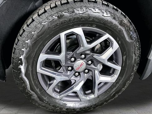 Used 2025 GMC Sierra 1500 SLT w/ SLT Premium Plus Package AWD/4WD image 31