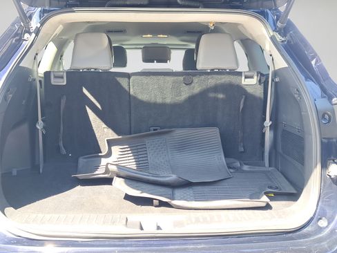 Used 2021 Toyota Highlander XLE AWD/4WD image 27