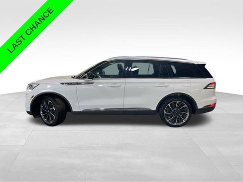 Used 2023 Lincoln Aviator Reserve w/ Equipment Group 201A AWD/4WD image 3