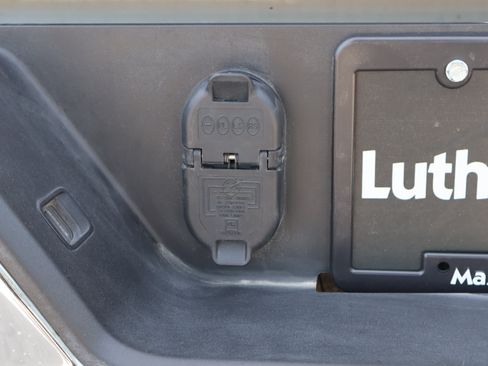 Used 2023 Chevrolet Silverado 1500 LT AWD/4WD image 19