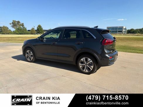 Certified 2022 Kia Niro EX FWD image 5
