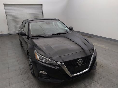 Used 2020 Nissan Altima 2.5 SL FWD image 14