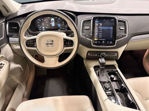 Used 2020 Volvo XC90 T5 Momentum image 23