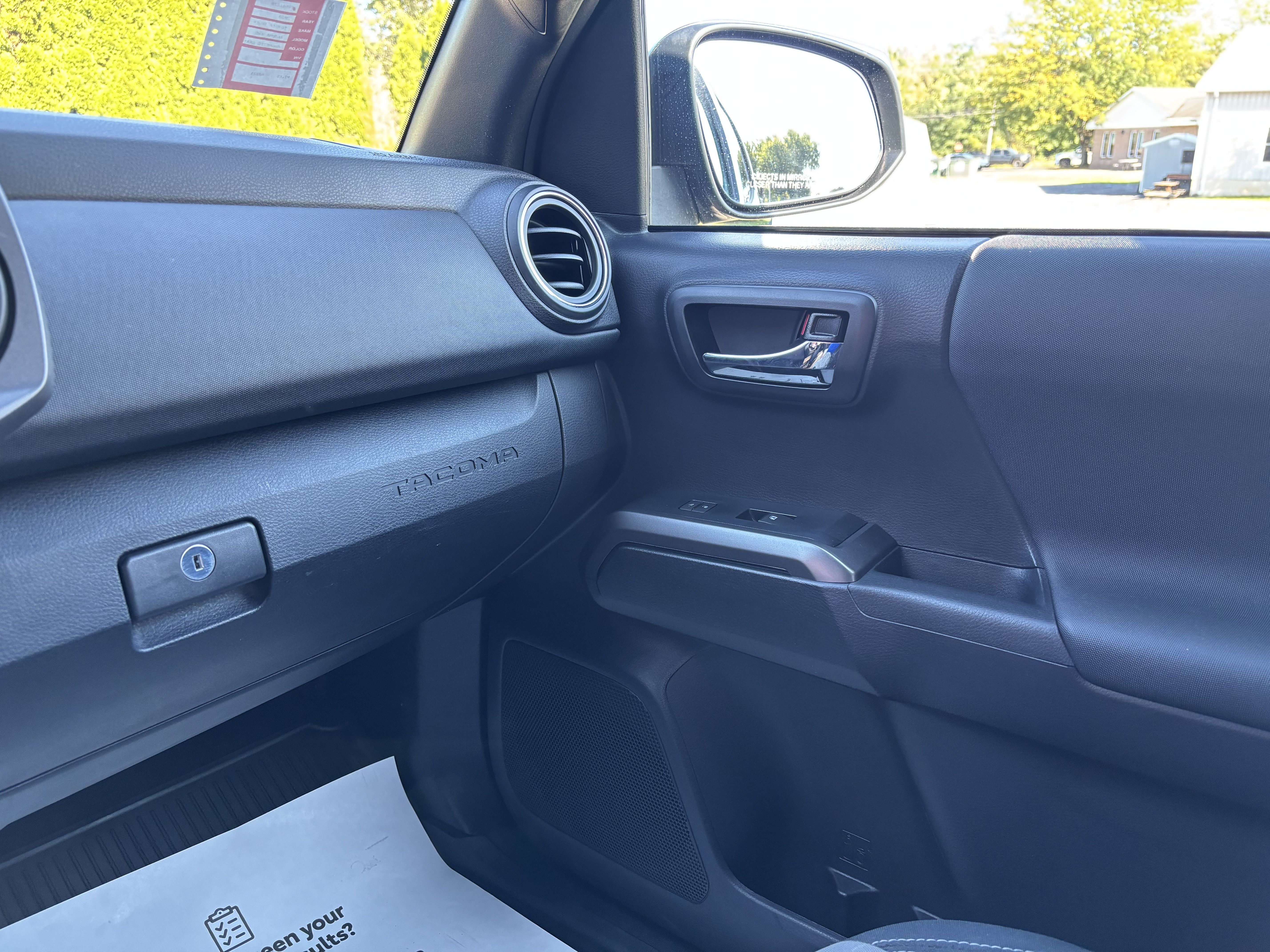 Used 2020 Toyota Tacoma TRD Off-Road AWD/4WD image 22