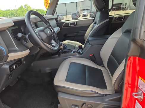 Used 2024 Ford Bronco Wildtrak AWD/4WD image 5