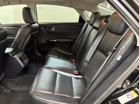 Used 2016 Toyota Avalon Limited image 16