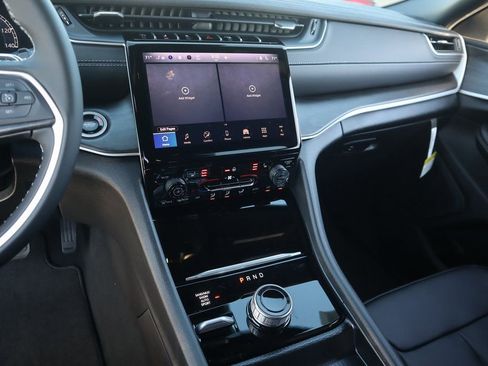 New 2025 Jeep Grand Cherokee L Limited image 5