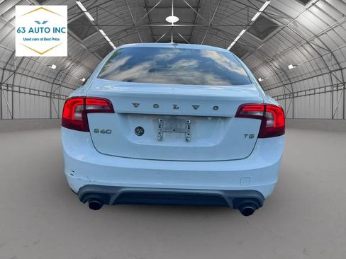 Used 2017 Volvo S60 T5 Dynamic FWD image 4