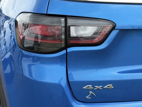 Certified 2025 Jeep Compass Limited w/ Elite Group AWD/4WD image 29