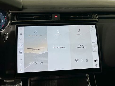 New 2026 Land Rover Range Rover Velar Dynamic SE image 16