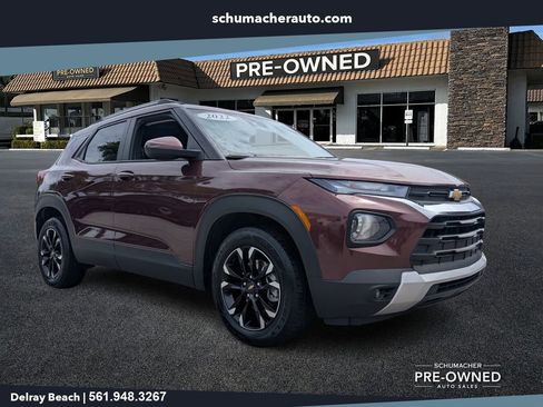 Used 2022 Chevrolet TrailBlazer LT FWD image 1