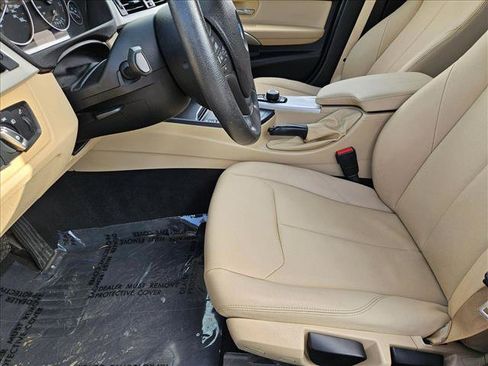 Used 2018 BMW 320i Sedan image 14