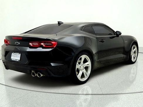 Used 2020 Chevrolet Camaro LT RWD image 5