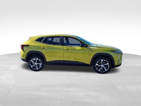 Certified 2024 Chevrolet Trax RS w/ Driver Confidence Package image 13