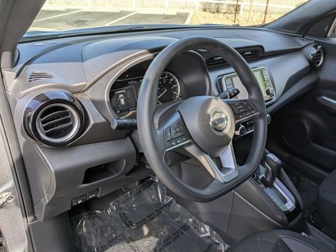 Used 2020 Nissan Kicks SV image 10